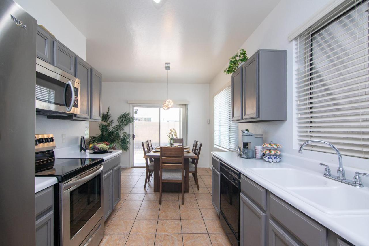 Stylish Home Phoenix - Low Rates Now! Экстерьер фото