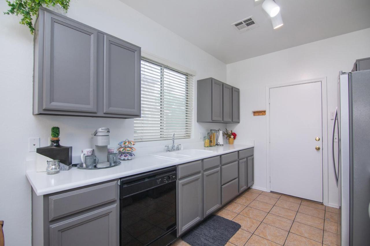 Stylish Home Phoenix - Low Rates Now! Экстерьер фото