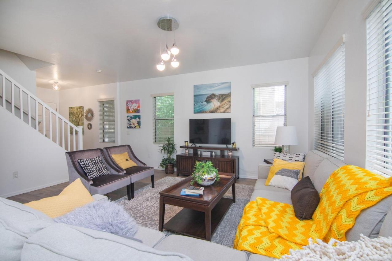 Stylish Home Phoenix - Low Rates Now! Экстерьер фото