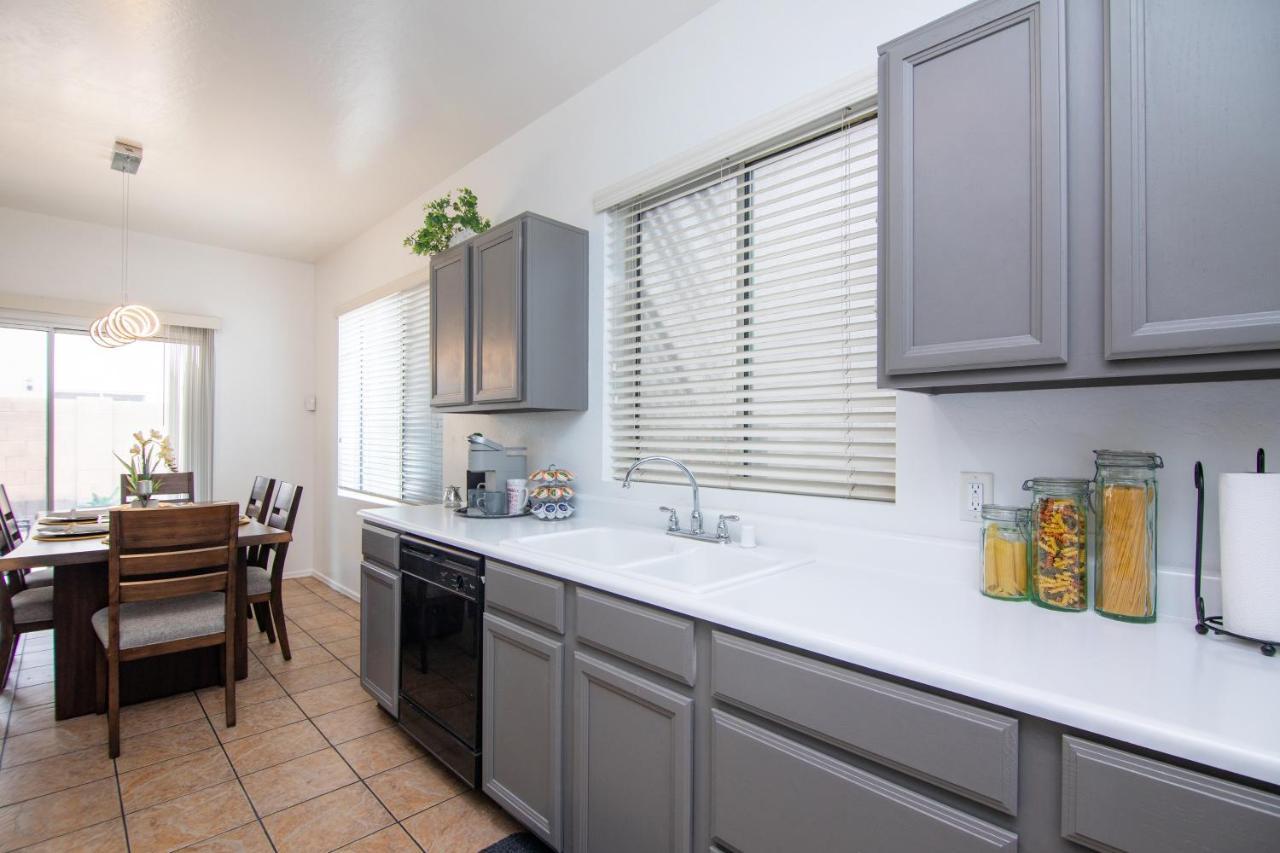 Stylish Home Phoenix - Low Rates Now! Экстерьер фото