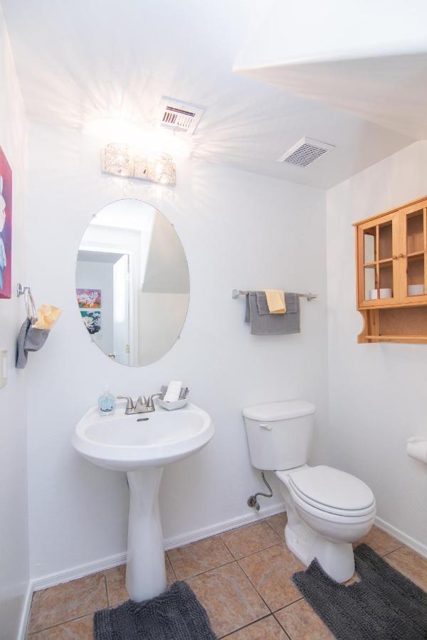 Stylish Home Phoenix - Low Rates Now! Экстерьер фото