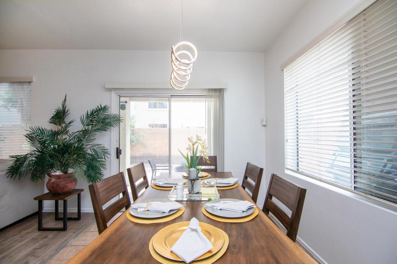 Stylish Home Phoenix - Low Rates Now! Экстерьер фото