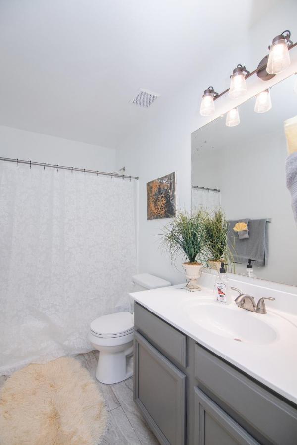 Stylish Home Phoenix - Low Rates Now! Экстерьер фото